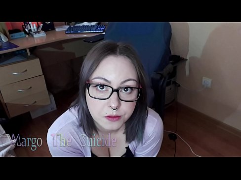 ❤️ Seksi djevojka s naočalama duboko siše dildo na kameri ❌ Samo porno kod nas ☑